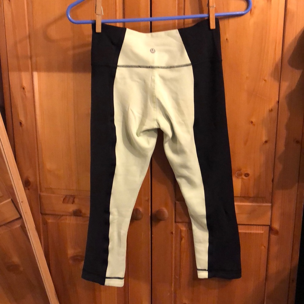 Lululemon Wunder Under Bonded Seam Size 4 - Picture 2 of 5